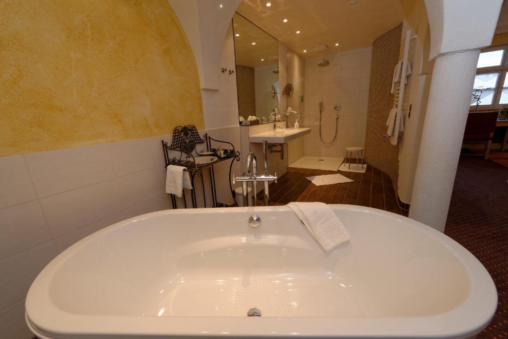 Hotel & Brauereigasthof Drei Kronen เมมเมลส์ดอร์ฟ ภายนอก รูปภาพ